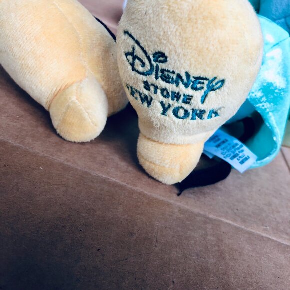 NWT Disney Store Exclusive NYC Minnie Mouse Plush Statue of Liberty 14” - Picture 6 of 7